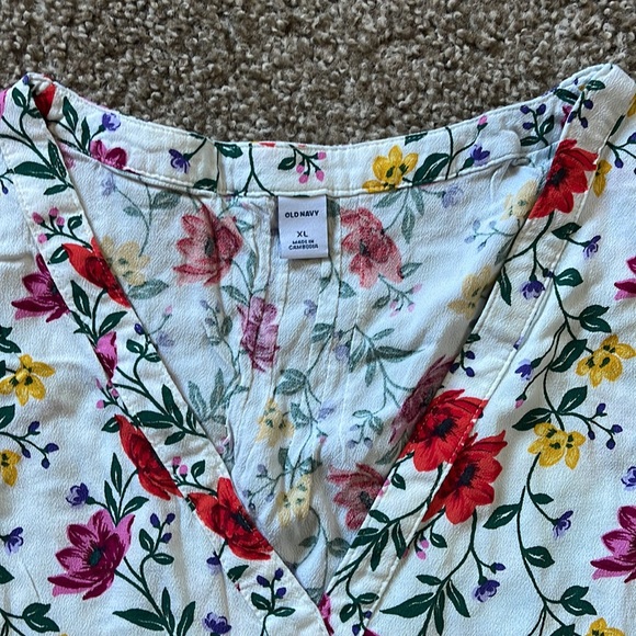 Old Navy floral sleeveless blouse XL 🌸🌼💐 - Picture 3 of 5